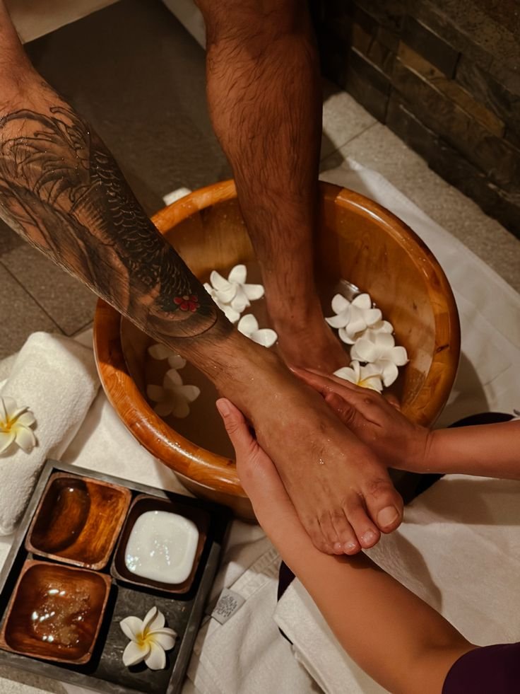 Understanding the Difference Between Relaxation and Therapeutic Massage