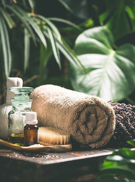 Couples Massage in Raipur: How Shared Spa Experiences Strengthen Relationships