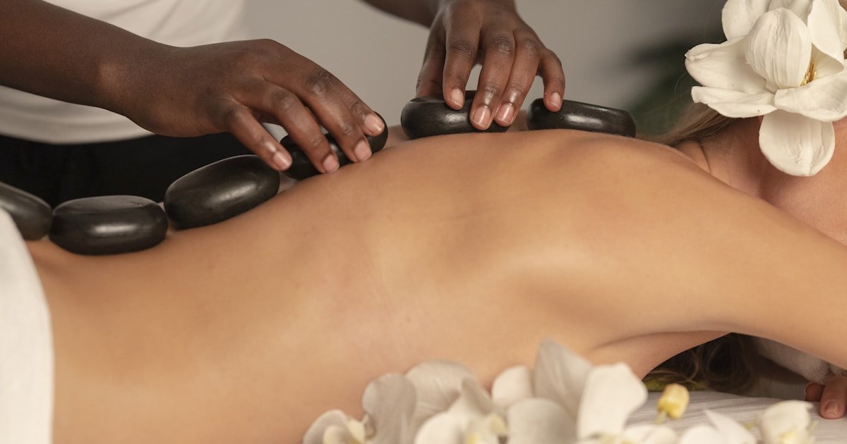 Aromatherapy Massage ke Fayde — Raipur Walon ke Liye Ek Honest Review