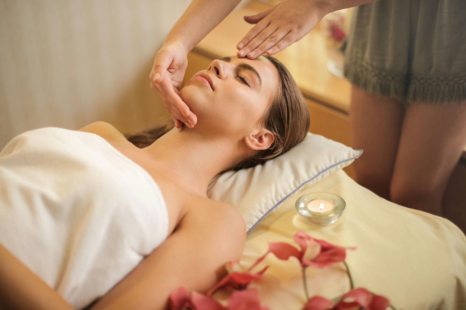 Ayurvedic Abhyanga Massage in Raipur: Complete Benefits & What to Expect