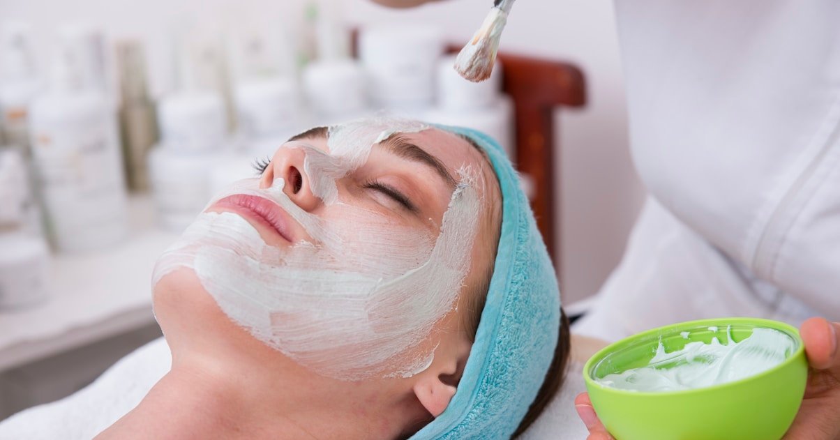 Waxing vs Shaving vs Hair Removal Cream - Best Option for Raipur Women