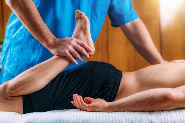 Geriatric Massage Raipur: Buzurgon Ke Liye Special Care aur Comfort