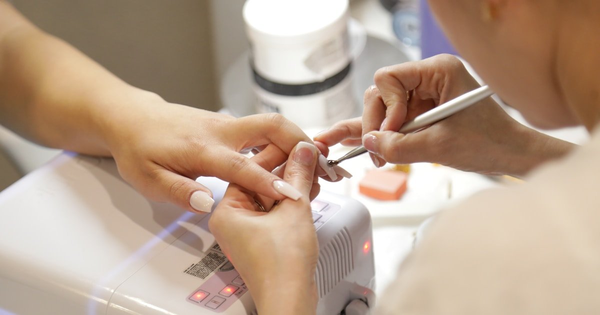 Manicure vs Pedicure: Which One Should You Get First?